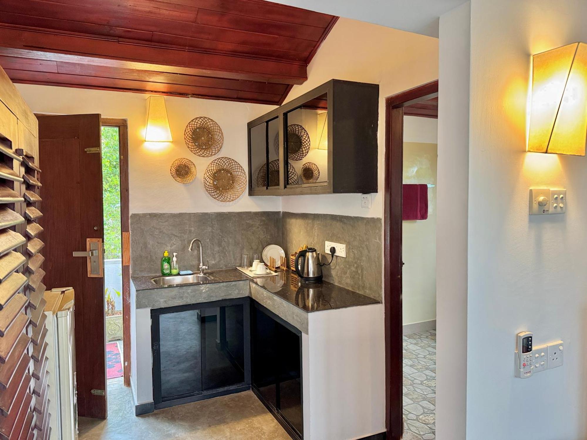 Swastha Ayurveda Villa Hikkaduwa Esterno foto