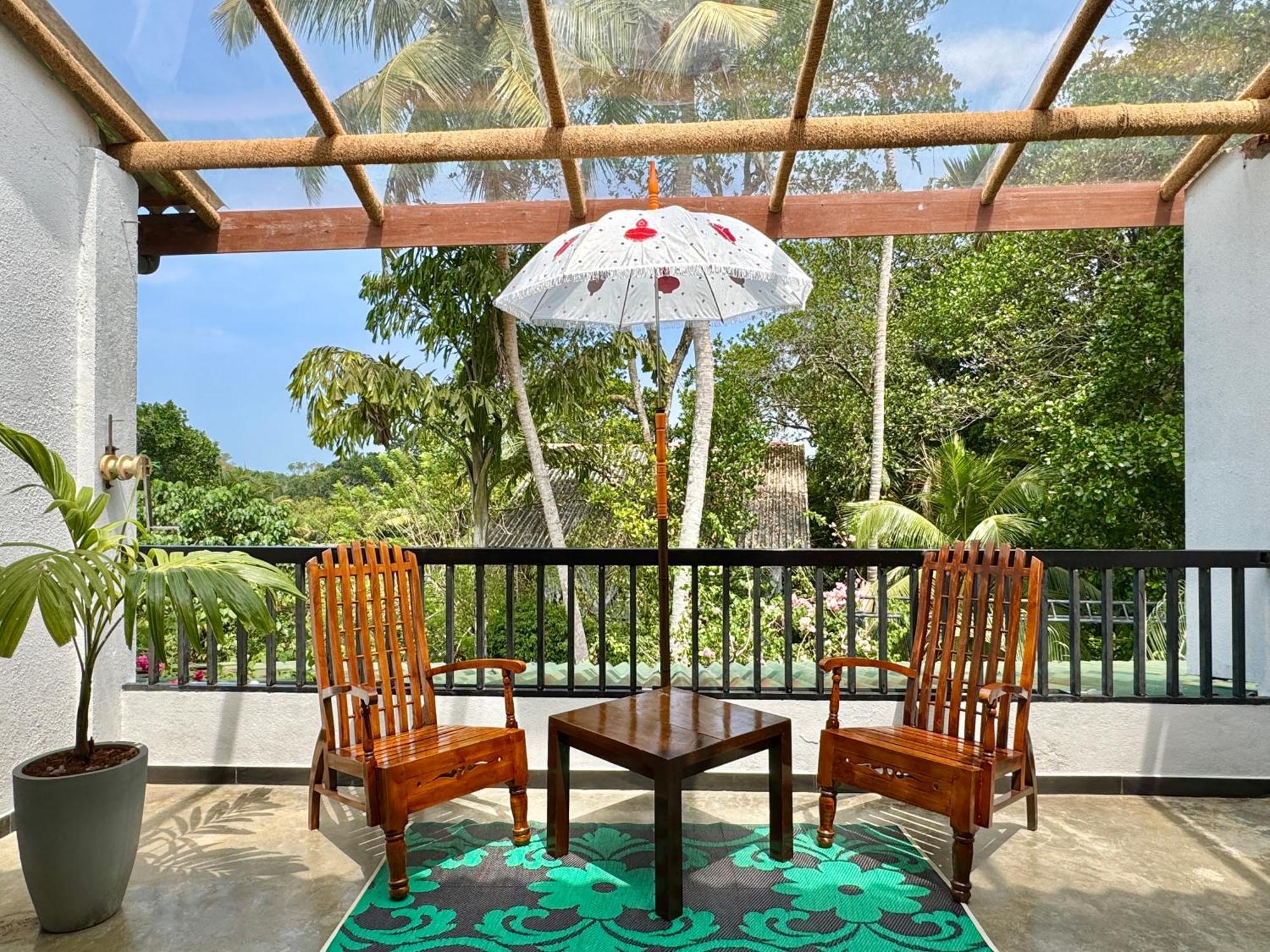 Swastha Ayurveda Villa Hikkaduwa Esterno foto